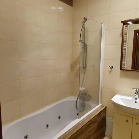 Apartment Wilanowska 77 *